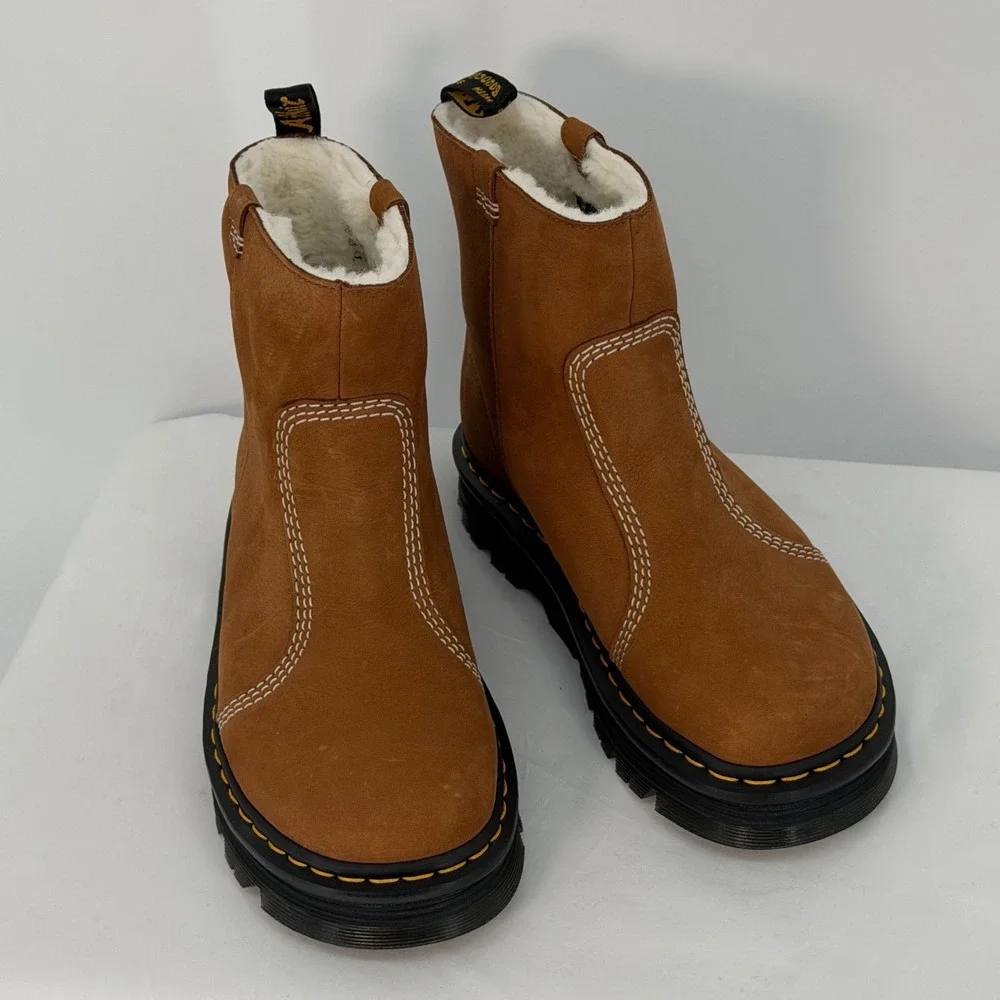 Dr. Martens Zebzag Rigger WL Tan Nubuck Faux Fur Lined Boots 10 NEW 111-01